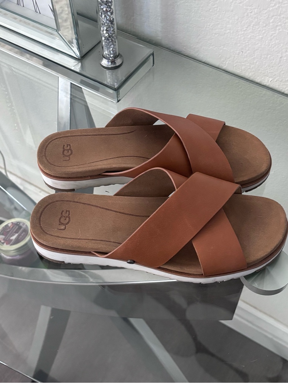 UGG Women’s Brown Slides Size 7 - Picture 2 of 5